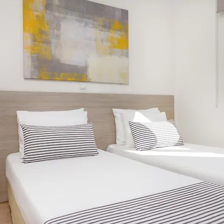 Calma Apartahotel 3*